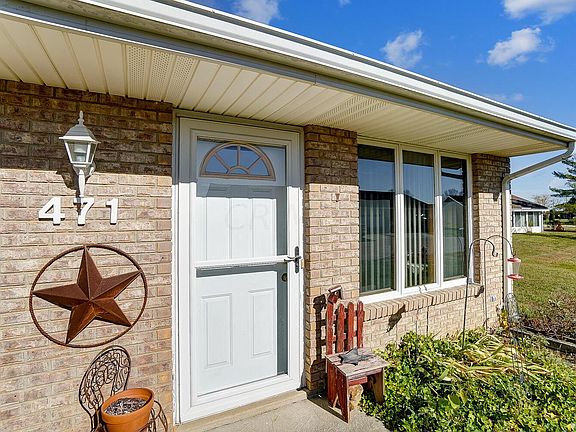 2nd image of 471 Samantha Cir
