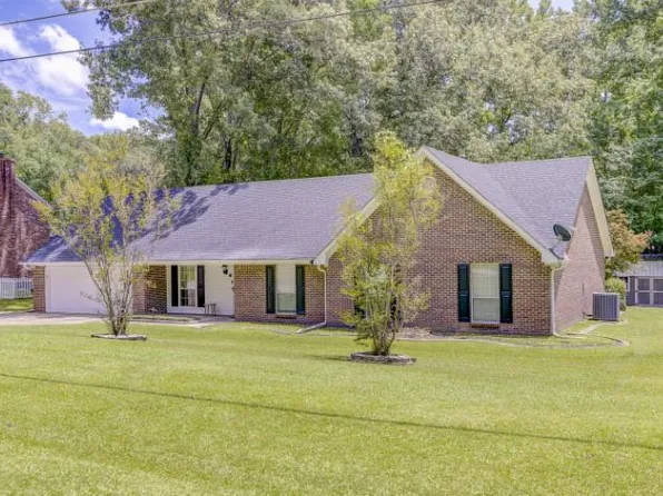 103 Laura Lake Cir, Vicksburg, MS 39180