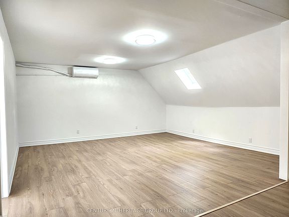 3rd image of 1356 Avenue Rd #3