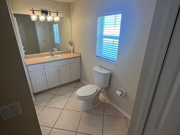 Guest bathroom with shower/tub combo.