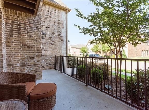 4th image of 4177 Comanche Dr
