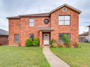 305 Rosewood Ln, Cedar Hill, TX 75104