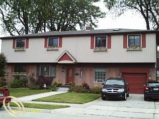 1st image of 22455 Maple St