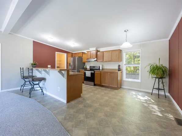 2 Elizabeth Drive, Boscawen, NH 03303