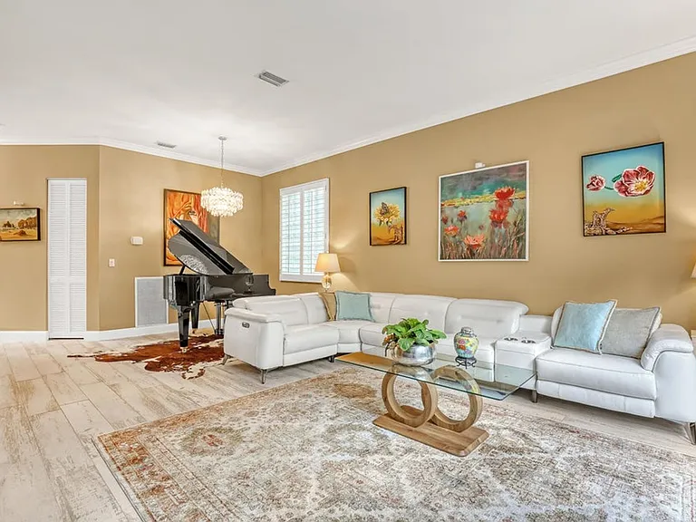 2076 Cezanne Rd — Photo 9