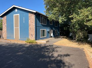 1975 Crater Lake Ave #4, Medford, OR 97504