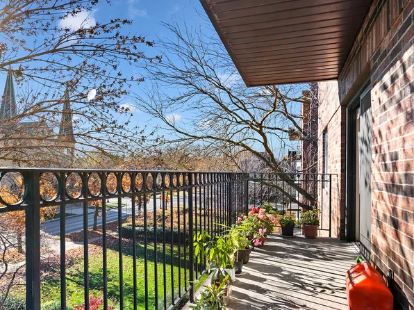 1501 Oak Ave APT 302, Evanston, IL 60201