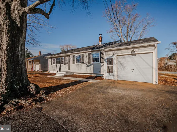 12 Davies Rd, Newark, DE 19713