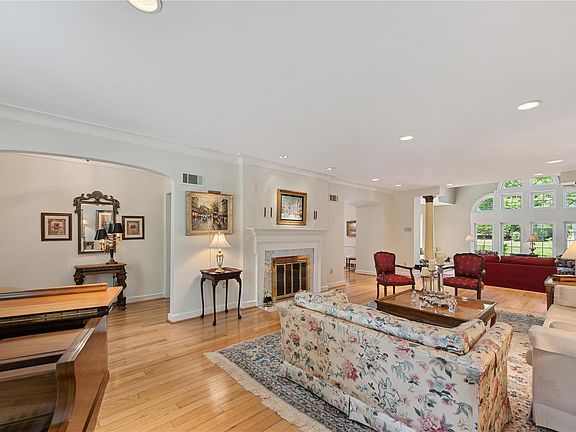 5th image of 18 Georgian Acres