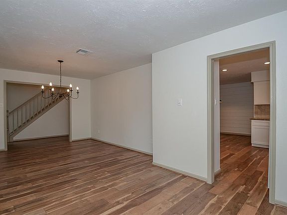4th image of 21414 Park Downe Ln