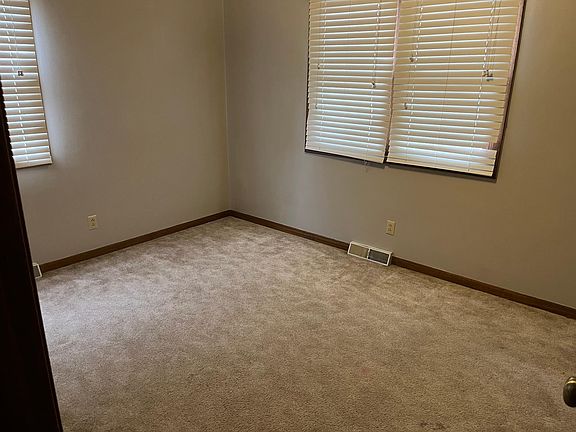 5th image of 909 S Mulberry St #909
