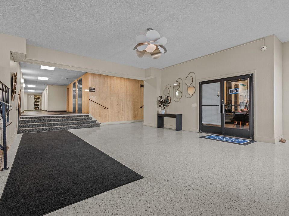 1st image of 23300 Providence Dr #706