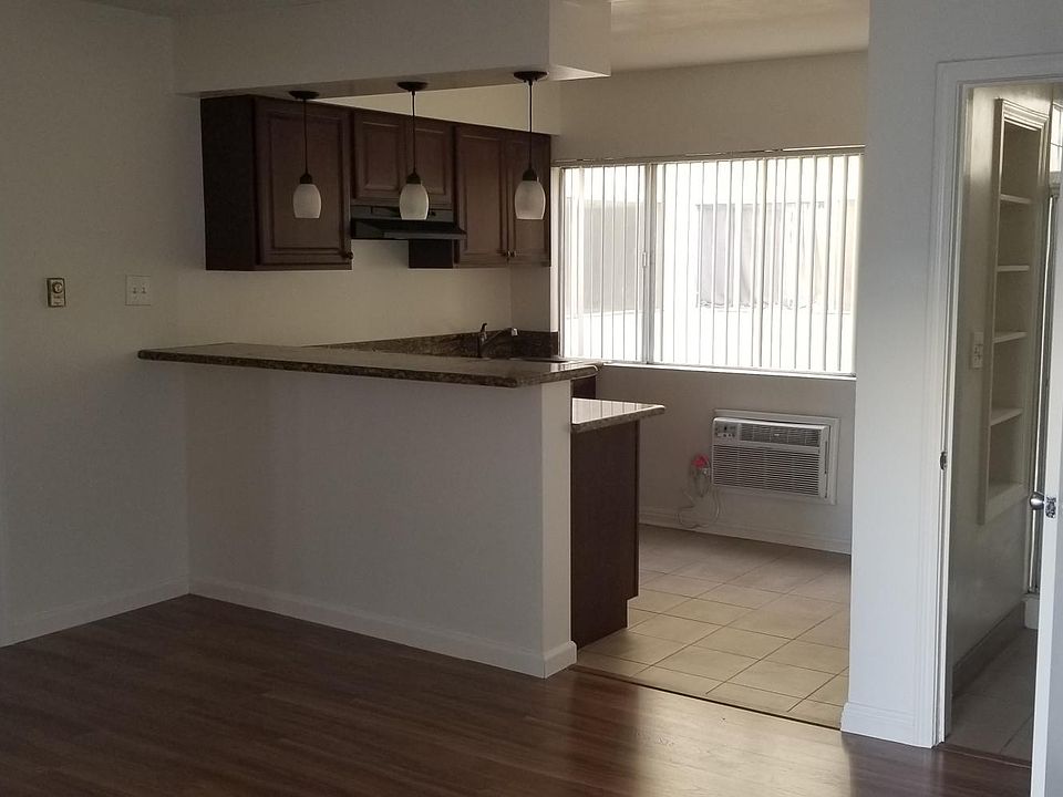 2nd image of 333 S St Andrews Pl APT 121