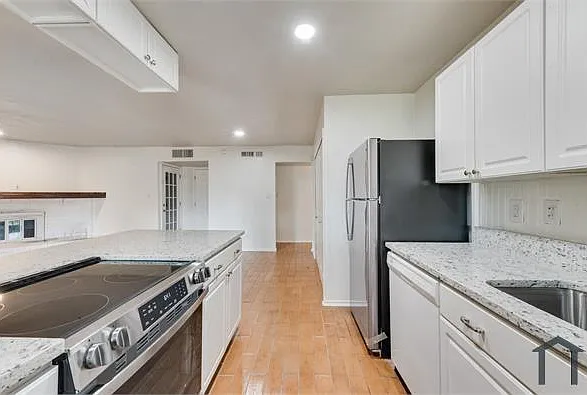 515 Forestwood Dr — Photo 7