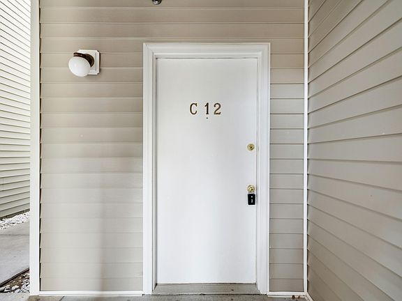 2nd image of 303 Smith Level Rd APT C12
