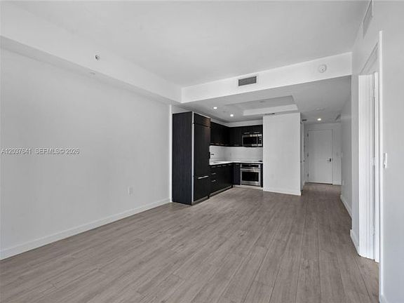 4th image of 45 SW 9th St APT 2305