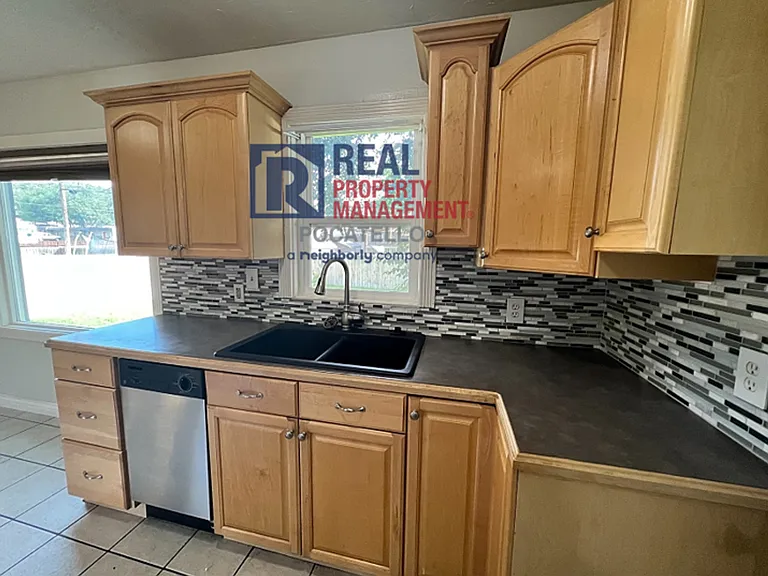 578 Filmore Ave — Photo 3