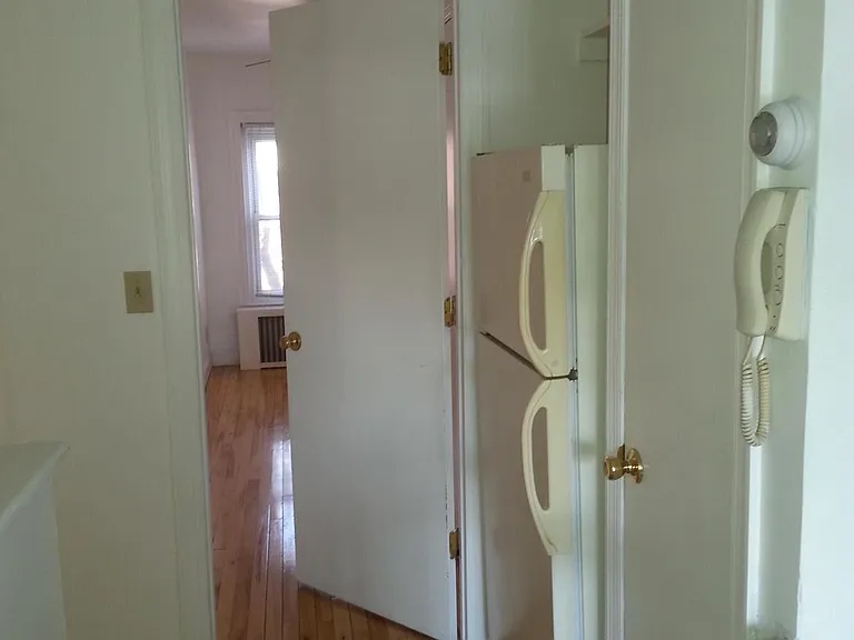 1930 Bainbridge St #3 — Photo 6