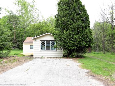 6259 Mercury Ave, Burton, MI, 48509