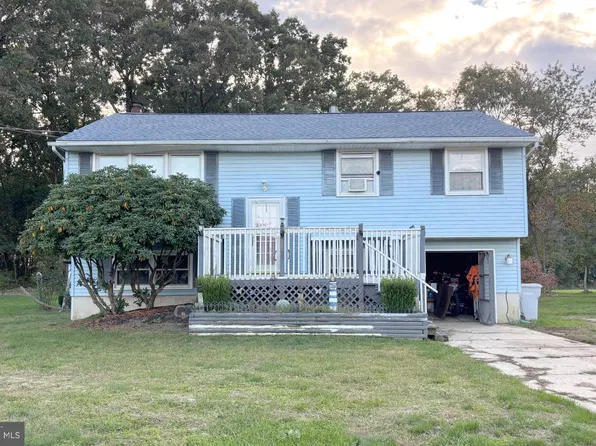 2230 Berkeley Dr, Vineland, NJ 08361