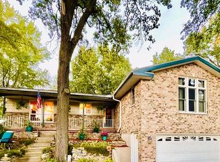 W11098 Lake Point Dr, Lodi, WI 53555