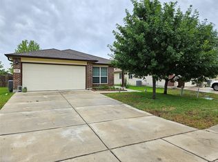 1608 Monte Vista Dr, Lockhart, TX 78644