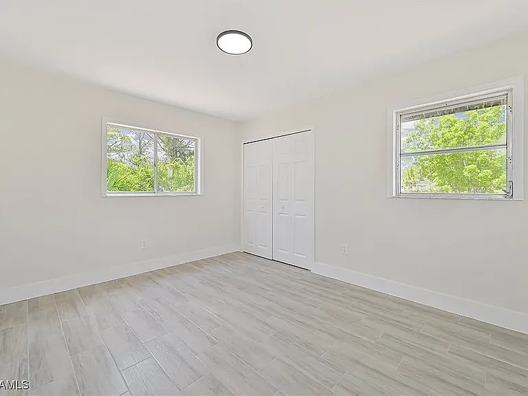 1608 Henry Ave — Photo 19