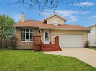 13 Rutherford Ct, Bloomington, IL 61705