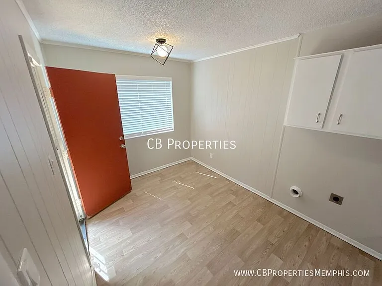 2219 Goldbrier Ln — Photo 7