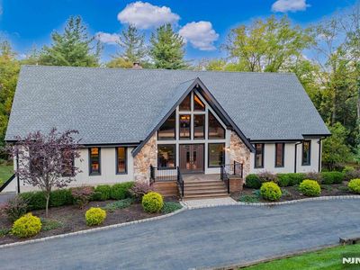 21 Hillcrest Dr, Upper Saddle River, NJ, 07458