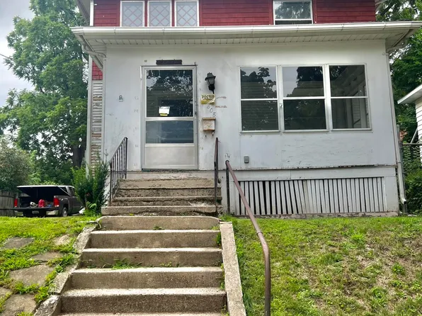 808 Cooley Pl, Jackson, MI 49203