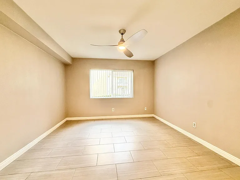 7405 Charmant Dr #2011 — Photo 9