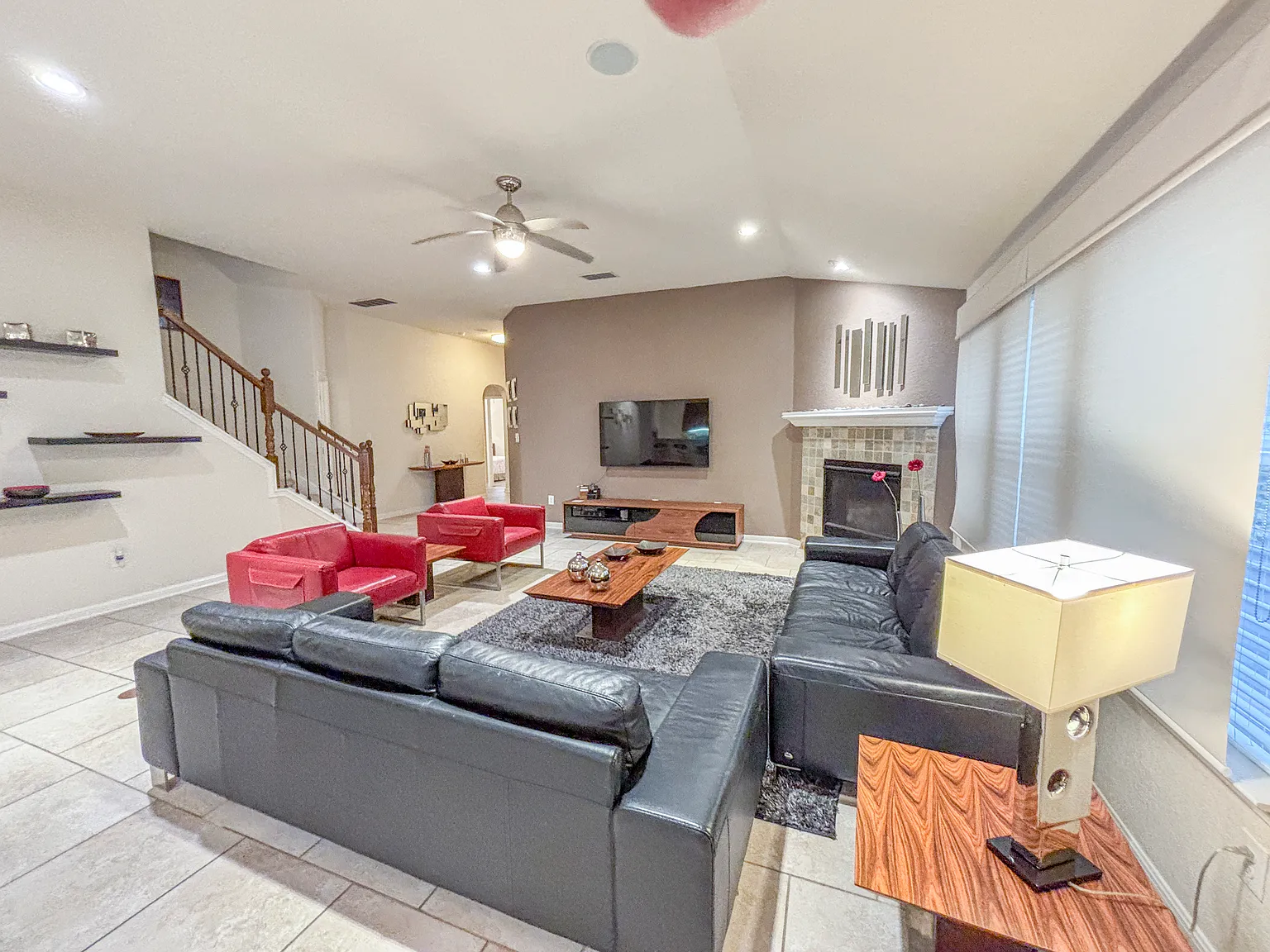 4 bed, 3.0 bath, 2847 sqft, $3,200 — Photo 3