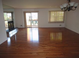 572 Lenape Ct, Suffern, NY 10901