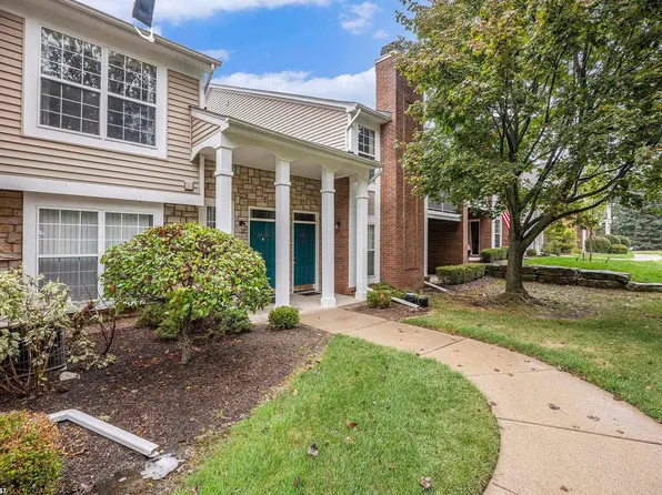 44856 Marigold Dr, Sterling Heights, MI 48314