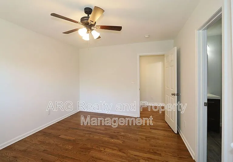 1095 Ira St SW — Photo 18