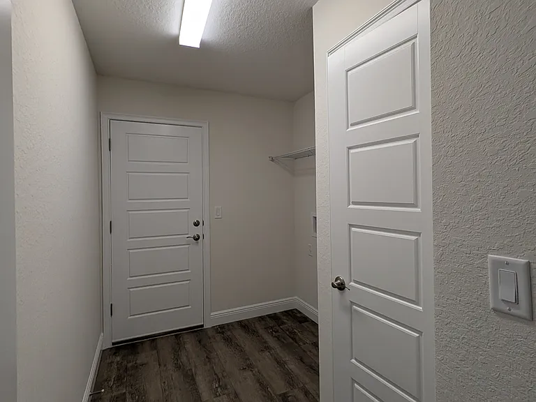 387 E Caldwell Dr — Photo 14