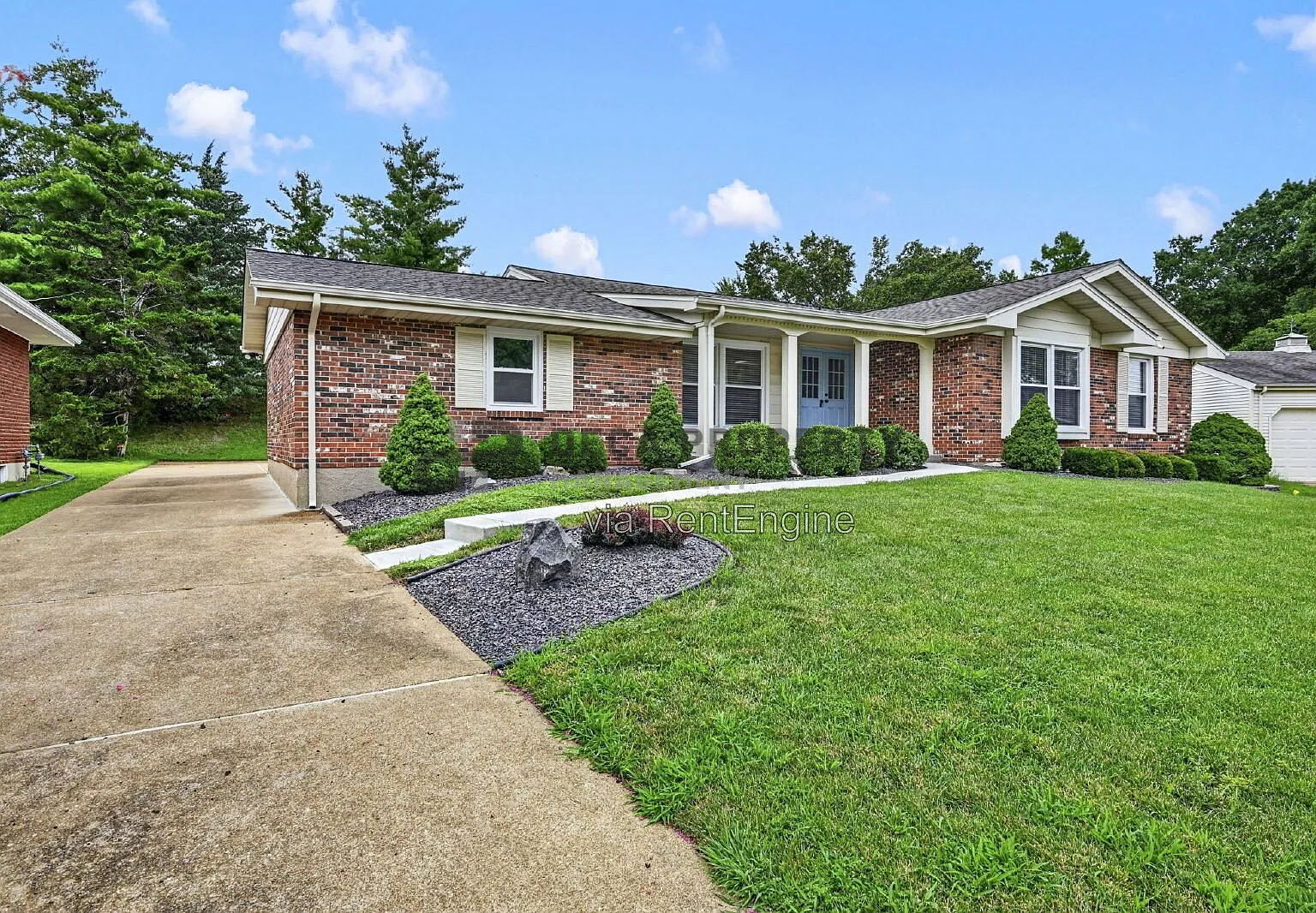 3 bed, 2.0 bath, 1935 sqft, $2,800 — Photo 3