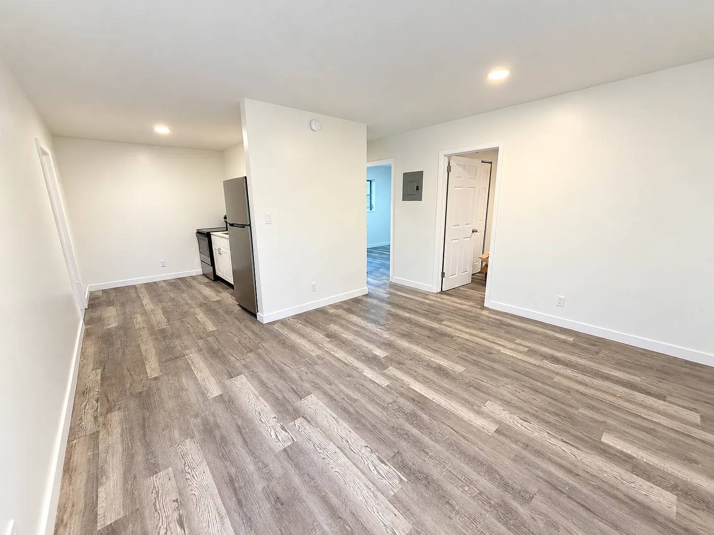 2 bed, 650 sqft, $1,895 — Photo 1