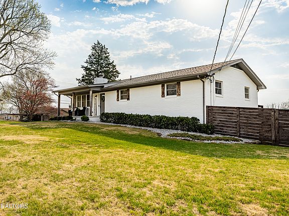 3rd image of 4320 Furen Rd
