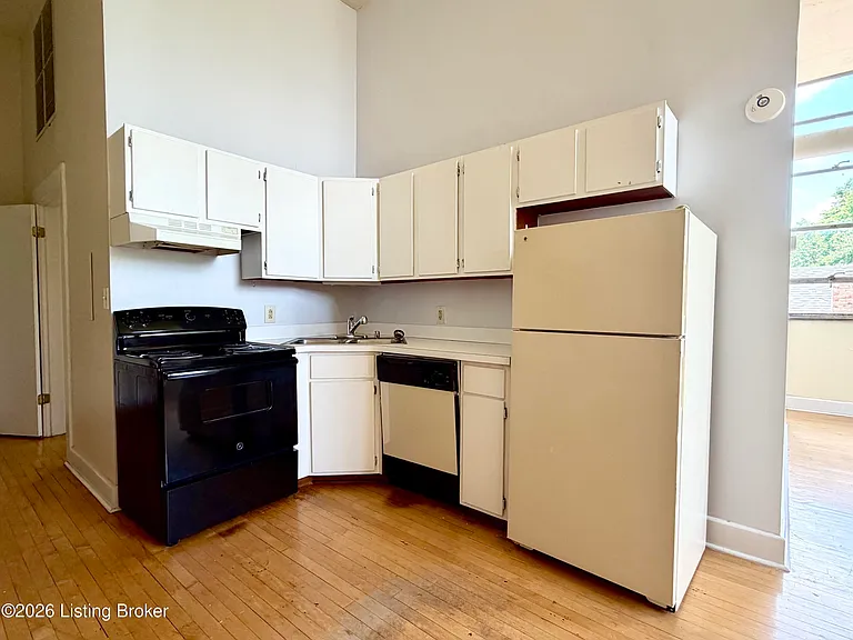 1516 Hepburn Ave #6 — Photo 3