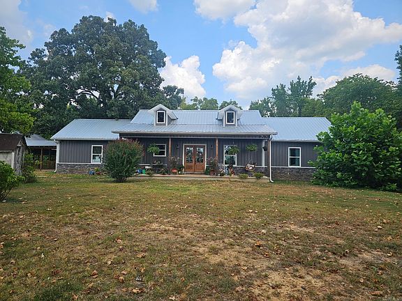2nd image of 122 Beckett Mountain Rd