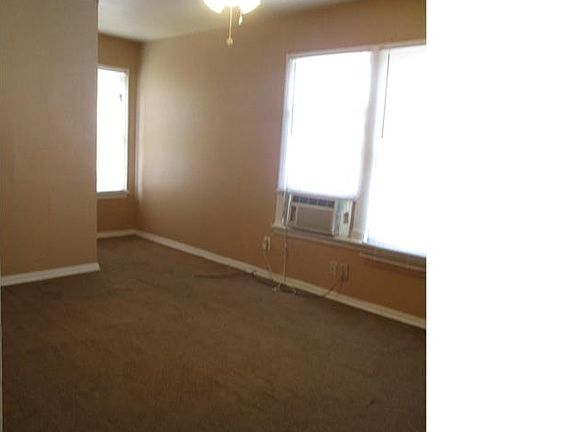 4th image of 3104 Brackenridge St