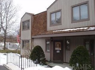 1 Oakside Ln, Peekskill, NY 10566