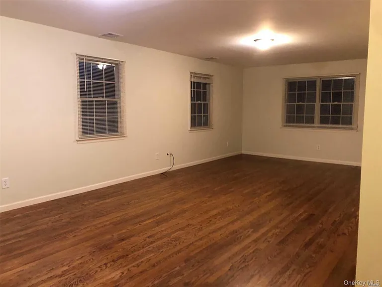 495 Montauk Hwy — Photo 13