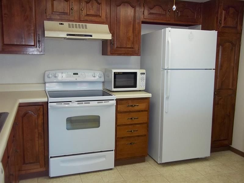 2nd image of 13961 E Marina Dr APT 611