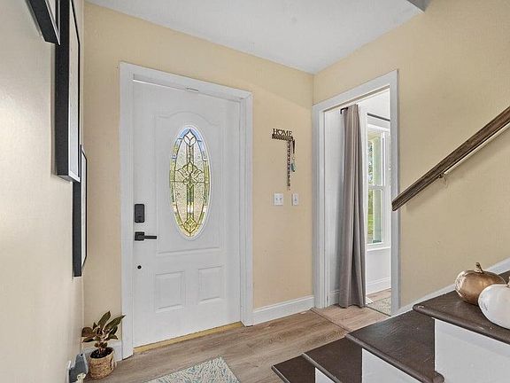 3rd image of 301 20th Avenue SW