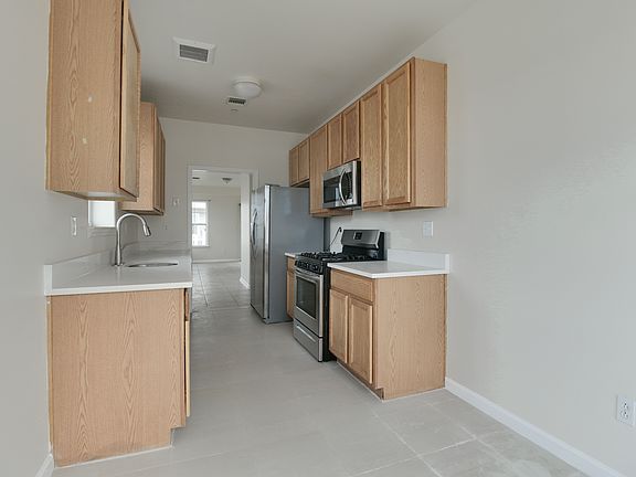 4th image of 6618 Seaspray Ave APT A
