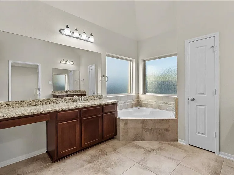 2246 Oakleaf Trail Ln — Photo 26