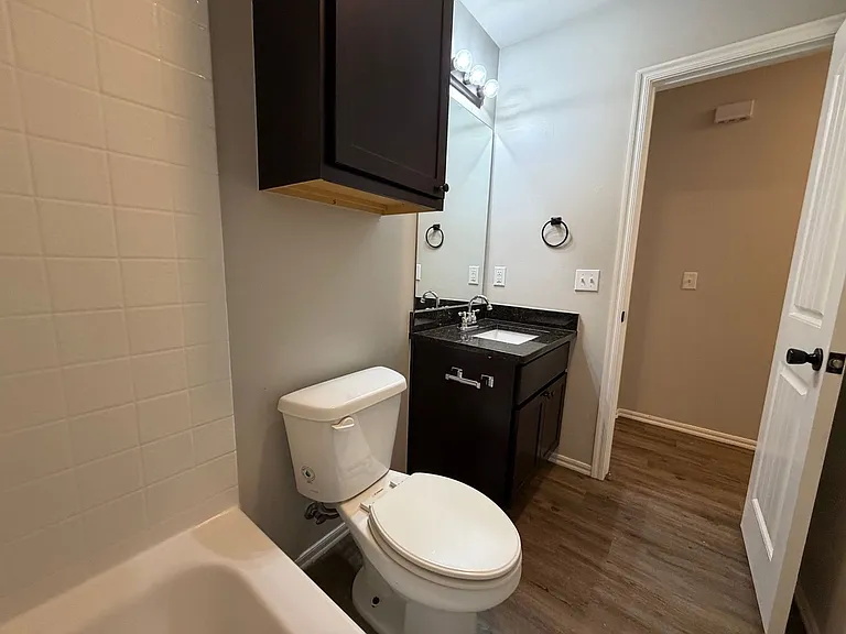 404 Chalk Hill Ct — Photo 20